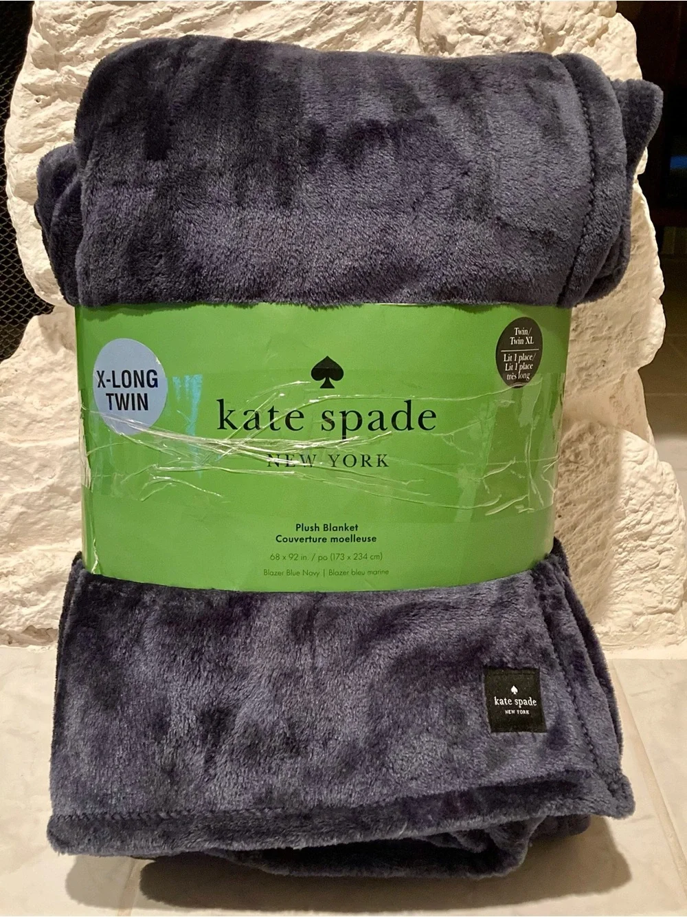 COLLEGE READY!! kate spade Plush Throw Blanket in Deep Navy Blue- Twin XL